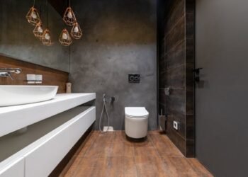 Bathroom Deep Cleaning That Stops Grime at the Source (And Why Pros Do It Better)